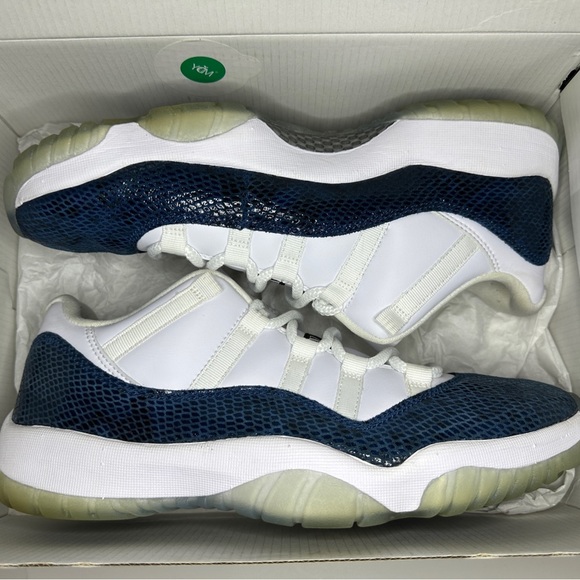 Jordan 11 Retro Low LE Navy Snakeskin Size 10.5M Pre-loved - Picture 2 of 7